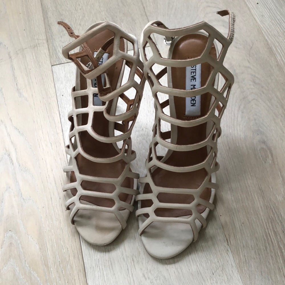 Steve Madden size 8 Slithur Heel in nude